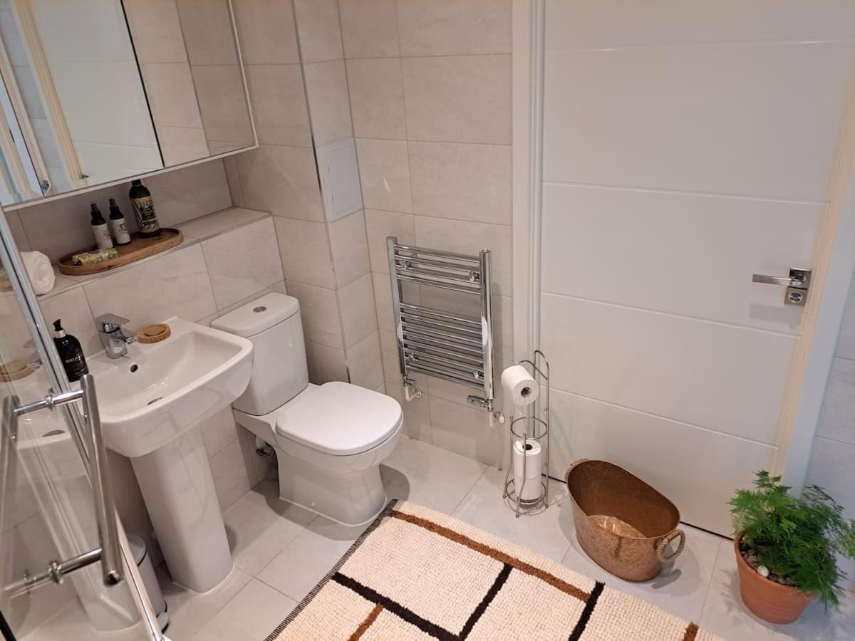 Cozy Double Room With Large En Suite Near Canary Wharf London With Amazing Views In A Shared Apartment Exterior photo