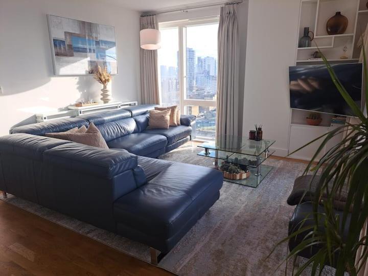 Cozy Double Room With Large En Suite Near Canary Wharf London With Amazing Views In A Shared Apartment Exterior photo